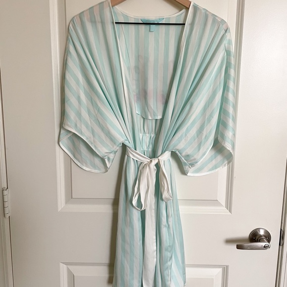 Betsey Johnson Wifey robe - Picture 2 of 5